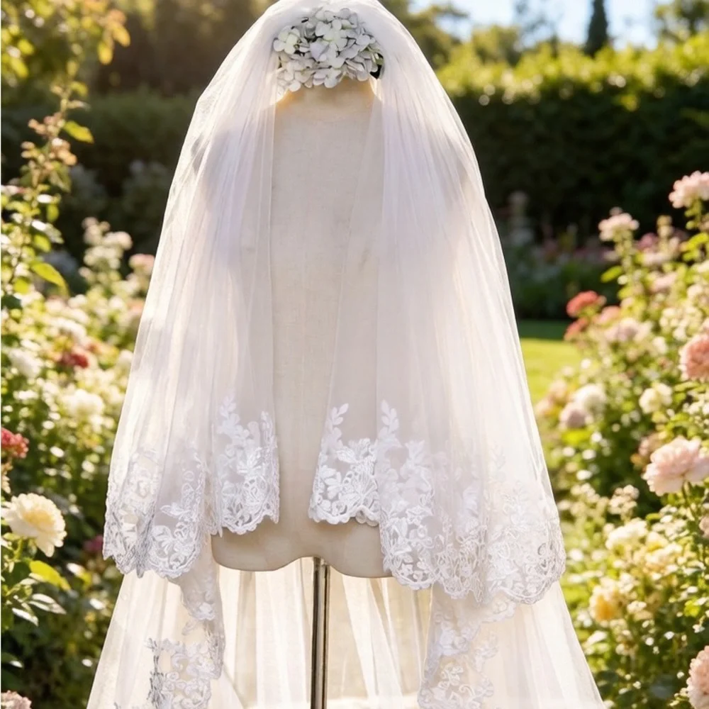 3.5M Cathedral-Length Lace Edge Wedding Veil in Ivory